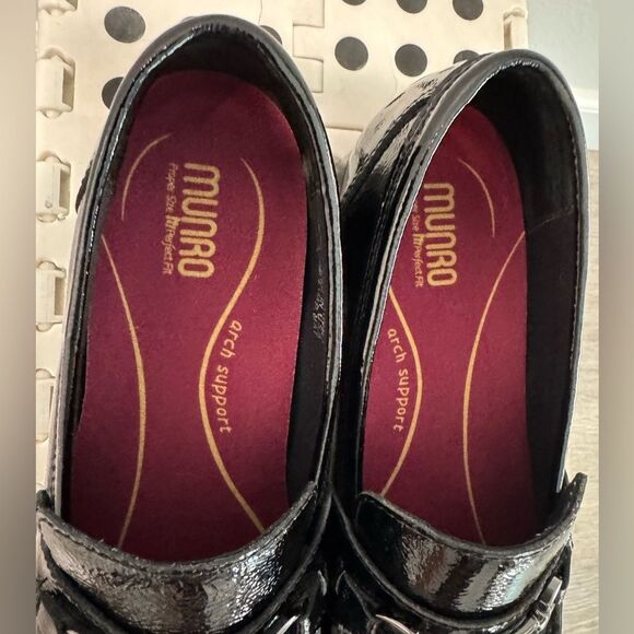 Munro Women’s Loafers 8.5W Black Patent Leather Perfect Fit Arch Support Slip On - Picture 8 of 8